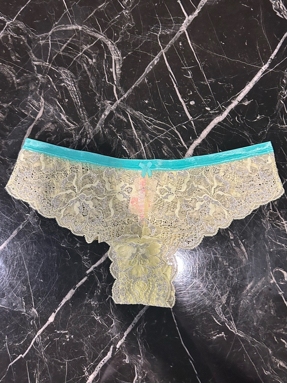 Victoria’s Secret PINK Low-Rise Thong-NWT (VTG)